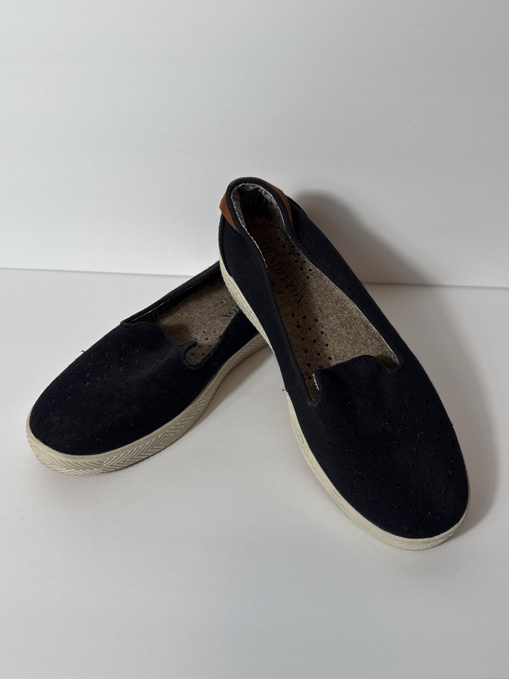 Pendleton Black Slip-On Sneakers Size 8 Comfort Casual Minimalist Shoes Normcore